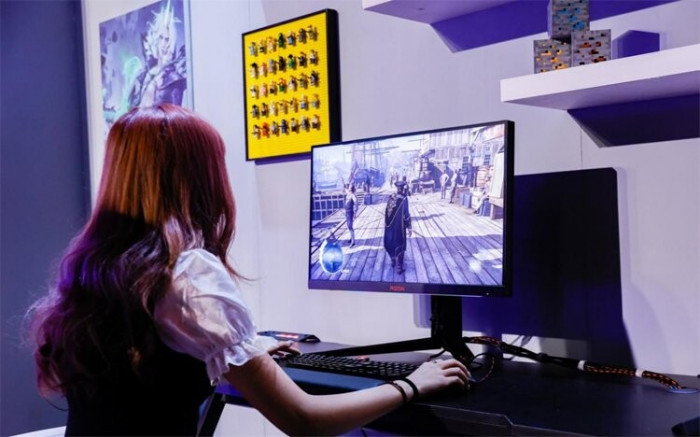 AG274QXM (Bild: AOC)