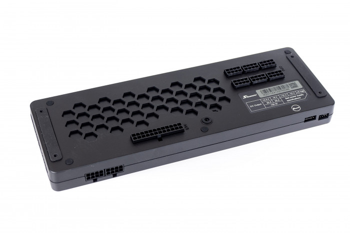 Nur diese Seite ist im Gehäuse sichtbar. (Bild: Martin Wolf/Golem.de)