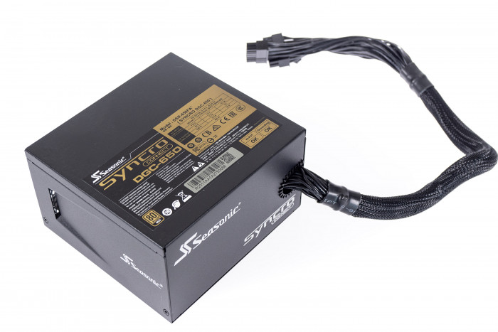 Das Netzteil ist ein modifiziertes Prime GX-650. (Bild: Martin Wolf/Golem.de)