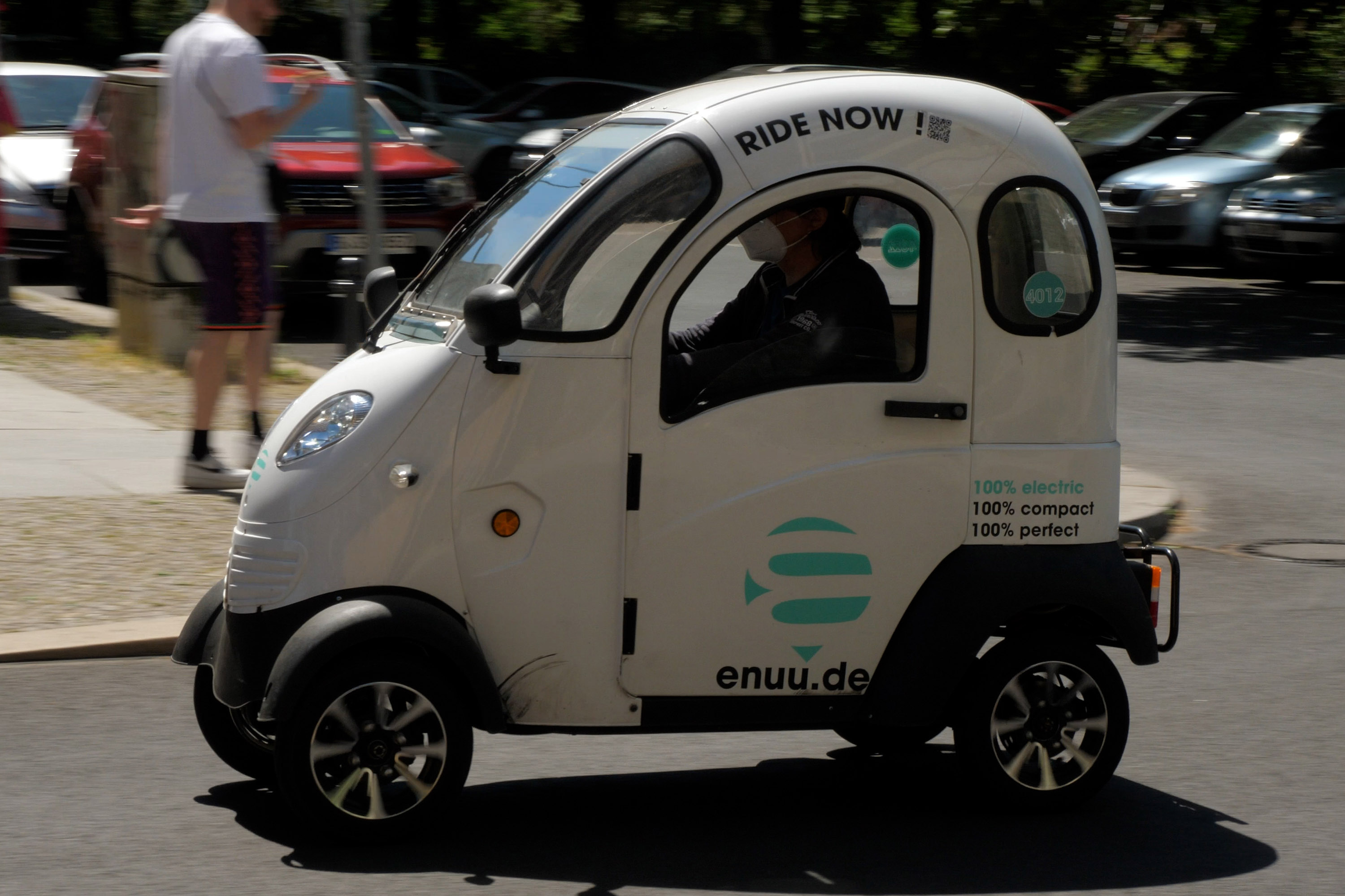 Probefahrt mit Enuu: Mit 28 km/h die Welt erobern - Golem.de