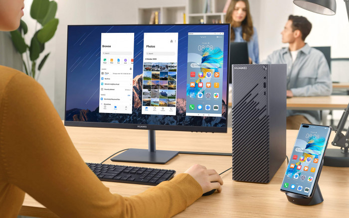 MateStation S neben 24-Zoll-Display (Bild: Huawei)