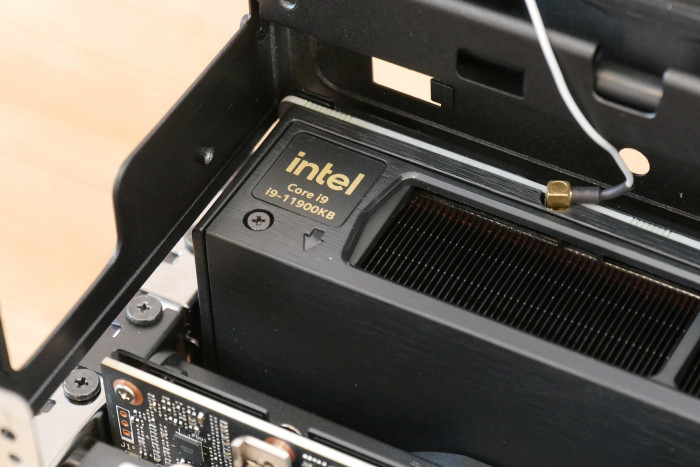 Unser Muster nutzt einen Core i9-11900KB mit acht 10-nm-Kernen. (Bild: Golem.de)
