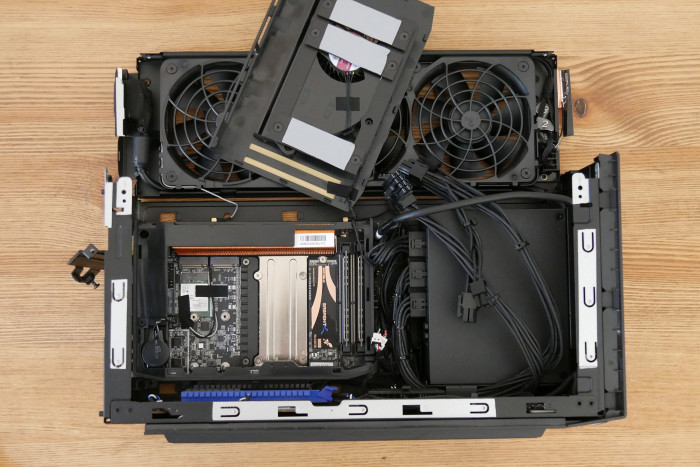 Auf der Platine gibt es viele Aufrüstoptionen. (Bild: Golem.de)