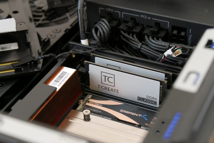 ... für eine PCIe-Gen4-x4-SSD und und zwei RAM-Module. (Bild: Golem.de)