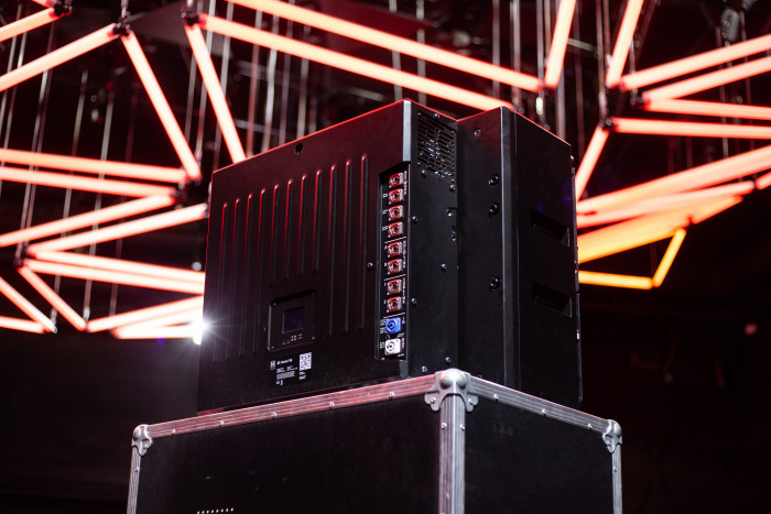 Die Maße der Module unterscheiden sich nicht von herkömmlichen Boxen. (Bild: Martin Wolf/Golem.de)