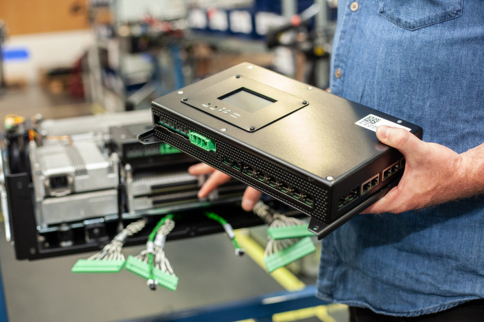 Holoplot X1 ist innen modular aufgebaut und nutzt FPGAs für Berechnungen. (Bild: Martin Wolf/Golem.de)