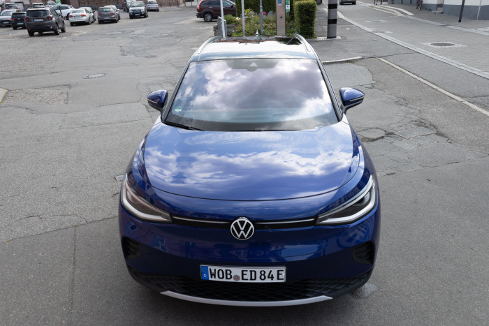 Nachteil der Größe ist, dass das Fahrzeug einen großen Parkplatz benötigt. (Bild: Werner Pluta/Golem.de)