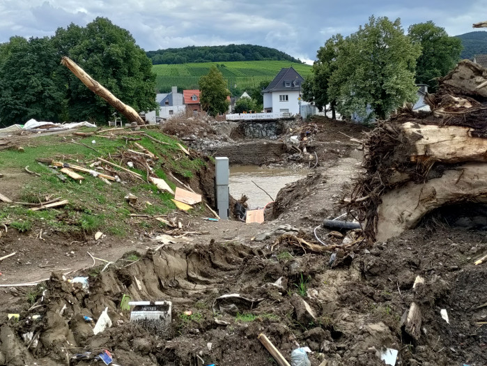 Die Straßenbrücke in Ahrweiler wurde ebenfalls weggerissen. (Foto: Friedhelm Greis/Golem.de)