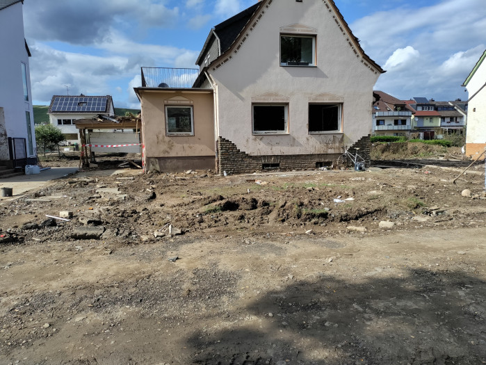 Viele Häuser in der Region sind vor allem im Erdgeschoss derzeit unbewohnbar. (Foto: Friedhelm Greis/Golem.de)