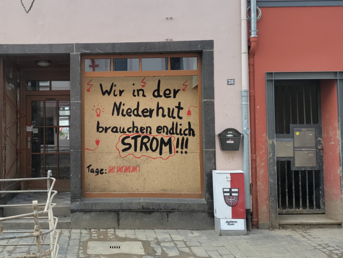 21 Tage nach der Flutwelle haben große Teile von Ahrweiler immer noch keinen Strom. (Foto: Friedhelm Greis/Golem.de)