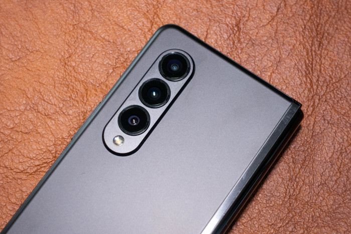 Die Kamera des Galaxy Z Fold 3 kam bereits beim Vorgänger zum Einsatz. (Bild: Tobias Költzsch/Golem.de)