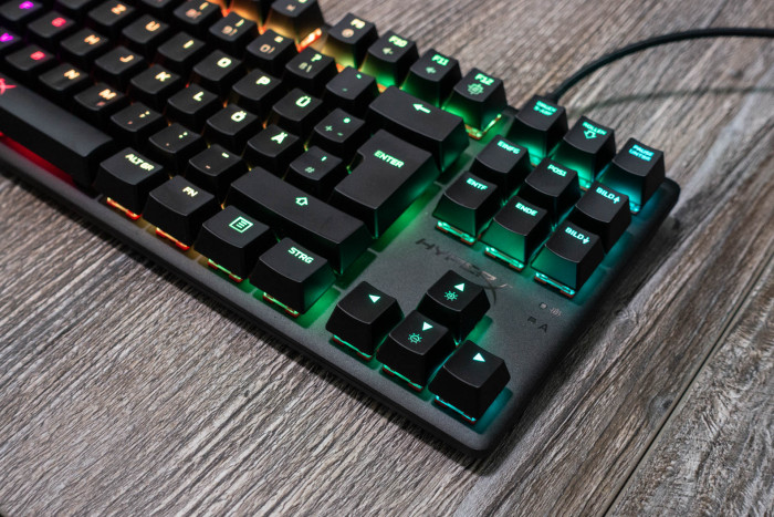 Die Alloy Origins Core von HyperX ist eine Tenkeyless-Tastatur, hat also keinen Nummernblock. (Bild: Tobias Költzsch/Golem.de)