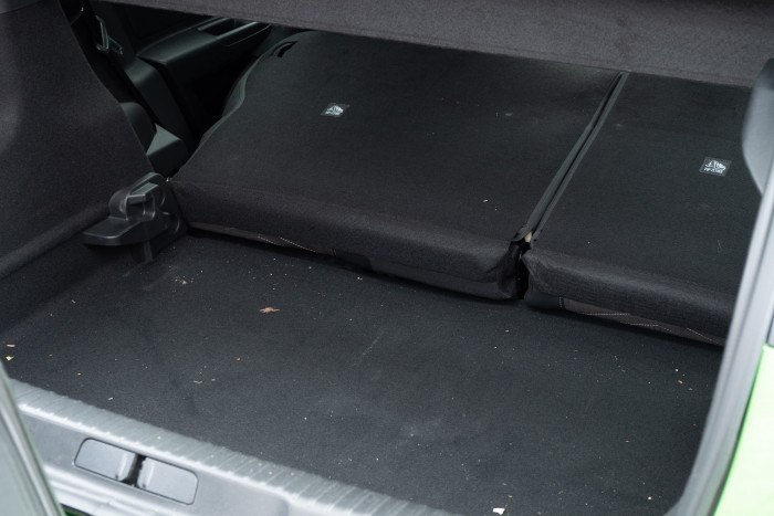 Mit umgeklappten Sitzen erhöht sich das Volumen auf 1.060 l. (Foto: Martin Wolf/Golem.de)