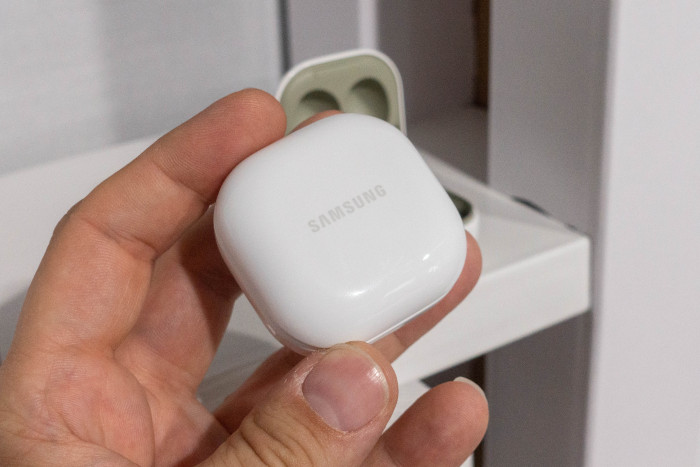Samsungs Galaxy Buds 2 (Bild: Tobias Költzsch/Golem.de)