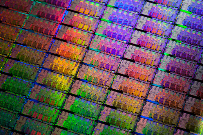 Wafer-Ausschnitt mit Sandy Bridge DT (Bild: Intel)