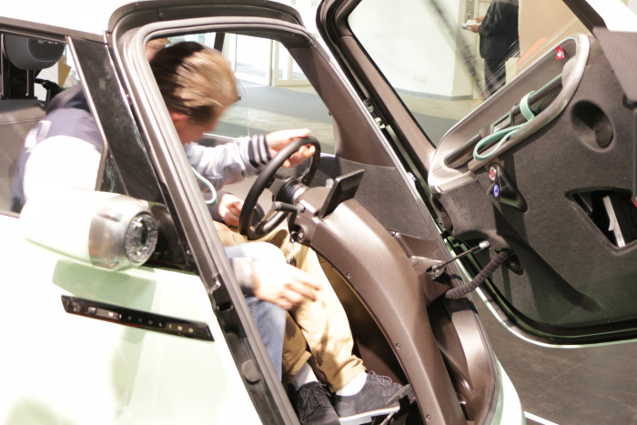 Der Einstieg erfolgt von vorne. (Foto: Friedhelm Greis/Golem.de)