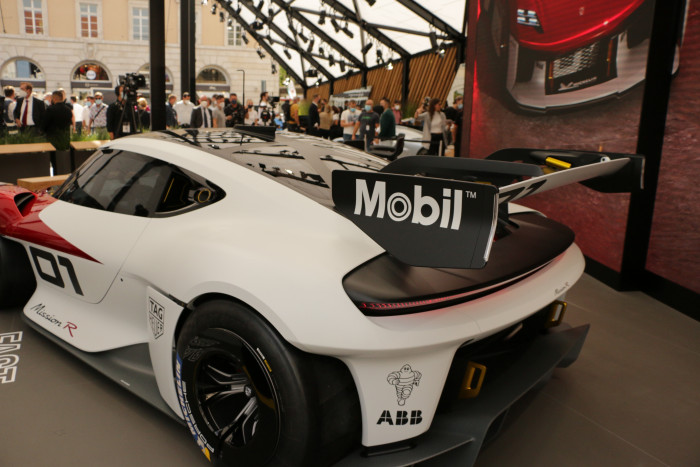 Porsche zeigte den Mission R erstmals auf der IAA Mobility 2021 in München. (Foto: Friedhelm Greis/Golem.de)