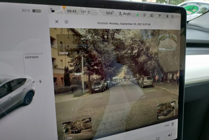 Die gesamten Kameraaufnahmen einer Fahrt werden aufgezeichnet und können anschließend gespeichert werden. (Foto: Friedhelm Greis/Golem.de)