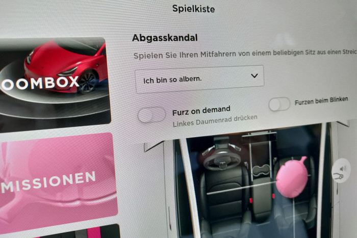 Eine alberne, aber unterhaltsame Funktion ist der "Abgasskandal" mit den Furzgeräuschen. (Foto: Friedhelm Greis/Golem.de)