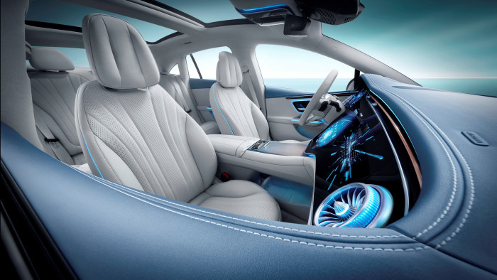 Der EQE erm&ouml;glicht auch Software-Updates aus der Ferne. (Foto: Daimler)