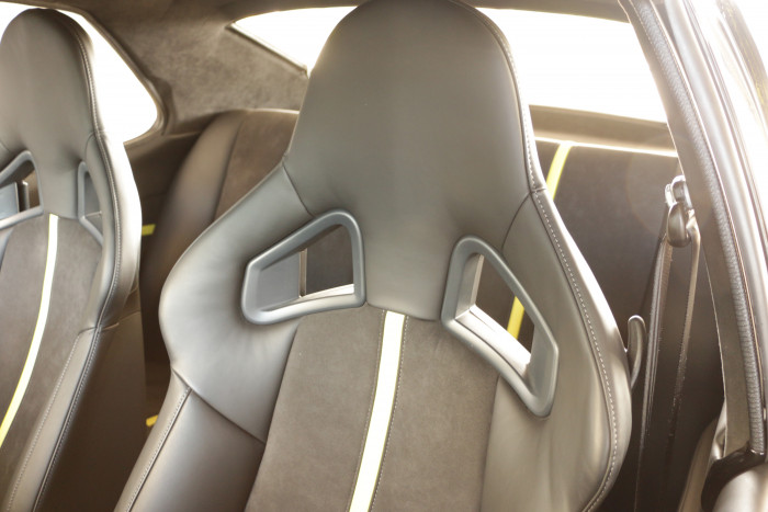 Wegen fehlender Kopfstützen bei der alten Variante hat Opel komplett neue Sitze eingebaut. (Foto: Friedhelm Greis/Golem.de)