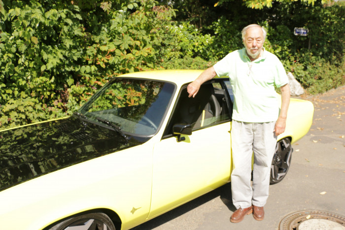 Dem Designer des Original-Manta, George Gallion, gefällt das umgebaute Exemplar sehr gut. (Foto: Friedhelm Greis/Golem.de)