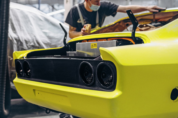 Im Kofferraum befindet sich ein Akku mit 31 kWh Kapazität. (Foto: Opel)