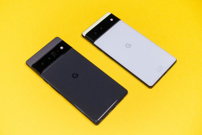 Die Kameras der neuen Pixel-Modelle sind in einem auffälligen Querbalken eingebaut. (Bild: Tobias Költzsch/Golem.de)