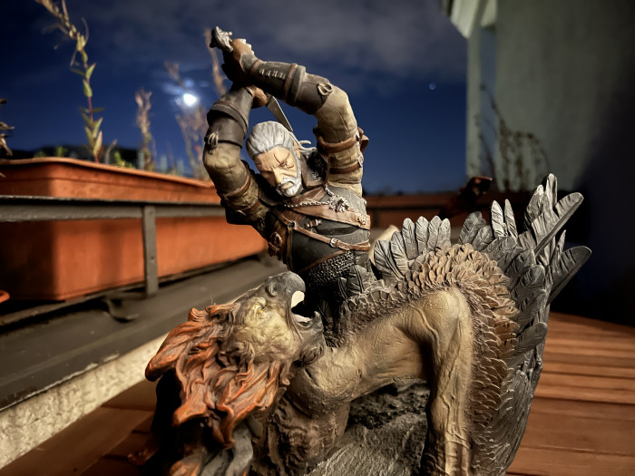 Bei Nachtaufnahmen können wir verglichen mit dem Vorgänger keine großen Veränderungen erkennen. (Bild: Tobias Költzsch/Golem.de)