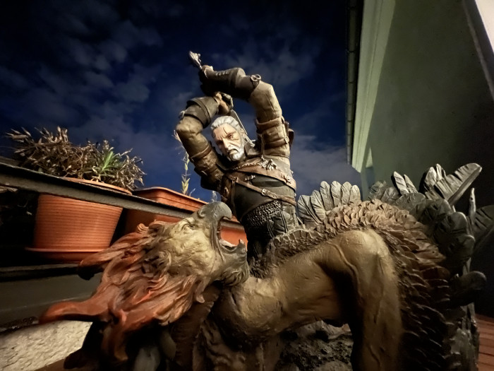 Ein im Nachtmodus mit der Superweitwinkelkamera aufgenommenes Foto (Bild: Tobias Költzsch/Golem.de)