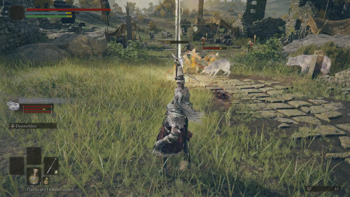 Mit unserem magischen Schwert blitzen wir einen Gegner weg. (Bild: From Software/Screenshot: Golem.de)