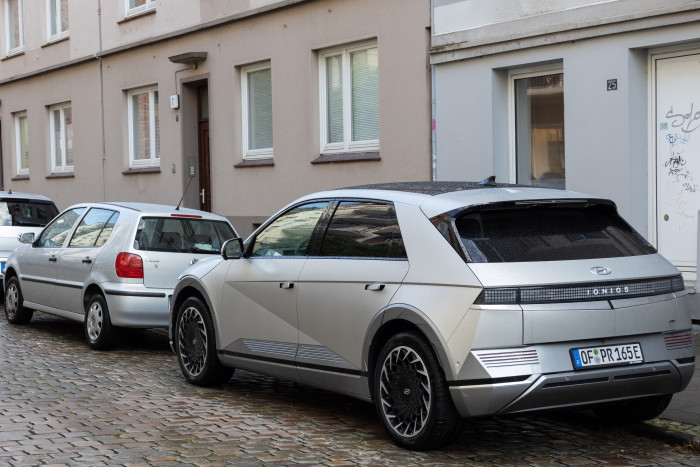Der koreanische Hersteller bezeichnet den Ioniq 5 als Crossover Utility Vehicle (CUV). (Foto: Werner Pluta/Golem.de)