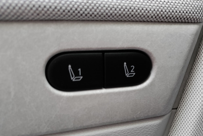 Die Sitzpositionen lassen sich je nach Ausstattung speichern. (Foto: Martin Wolf/Golem.de)