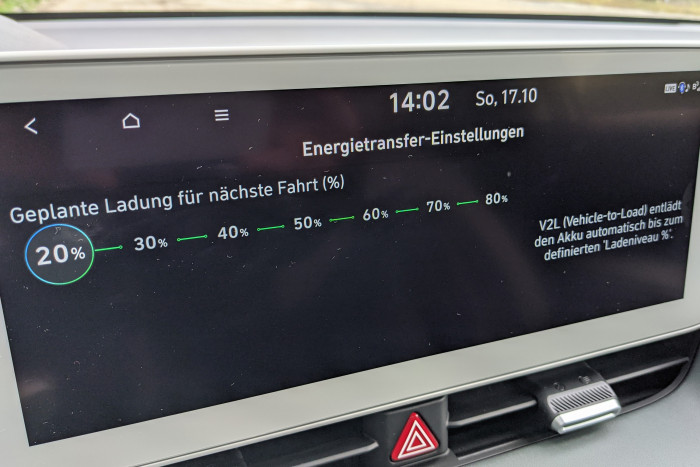 Im Infotainmentsystem lässt sich einstellen, wie viel Strom der Ioniq 5 freigeben darf. (Foto: Friedhelm Greis/Golem.de) 