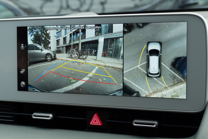 Diese ermöglichen beim Einparken eine gute Rundumsicht. (Foto: Martin Wolf/Golem.de)