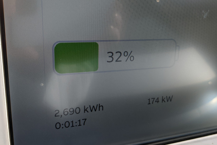 Auf der Testfahrt konnten wir jedoch maximal 175 Kilowatt erreichen. (Foto: Friedhelm Greis/Golem.de) 