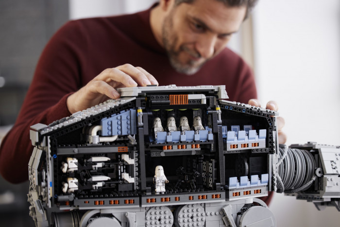 Lego Star Wars UCS AT-AT (Bild: Lego)