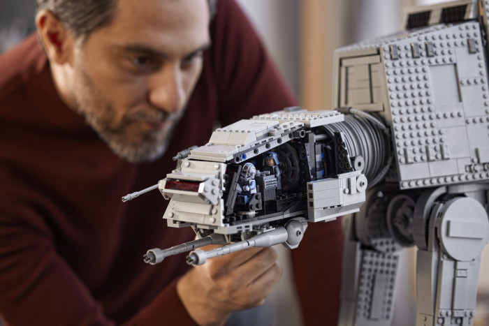 Lego Star Wars UCS AT-AT (Bild: Lego)