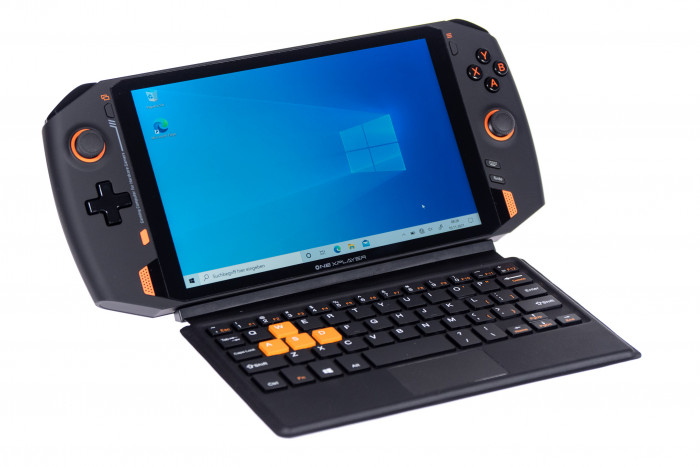 Die beigelegte Tastatur ist nicht wirklich nutzbar. (Bild: Martin Wolf/Golem.de)