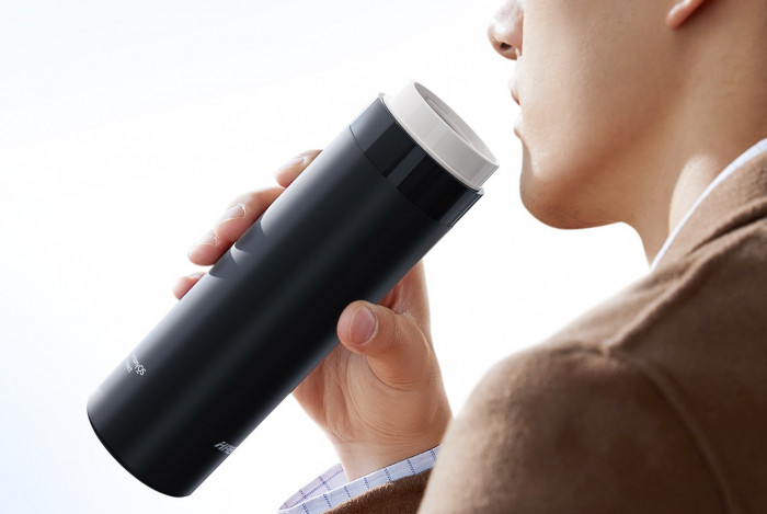 Die smarte Flasche fasst 440 ml. (Bild: Haers/Vmall)