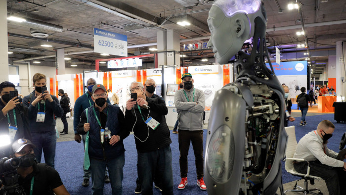 Der Roboter Ameca auf der CES 2022 (Bild: Martin Wolf/Golem.de)