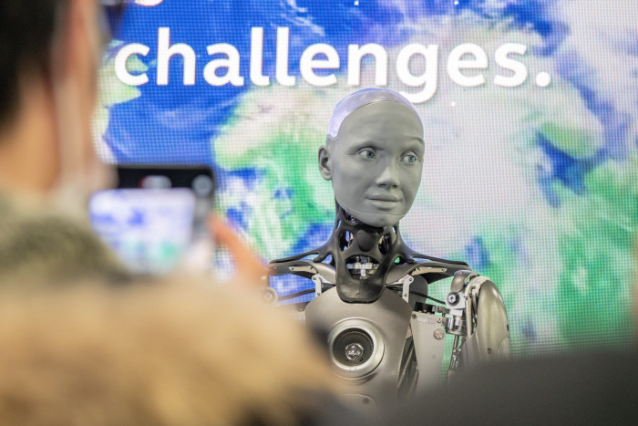 Der Roboter Ameca auf der CES 2022 (Bild: Martin Wolf/Golem.de)