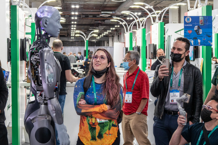 Der Roboter Ameca auf der CES 2022 (Bild: Martin Wolf/Golem.de)