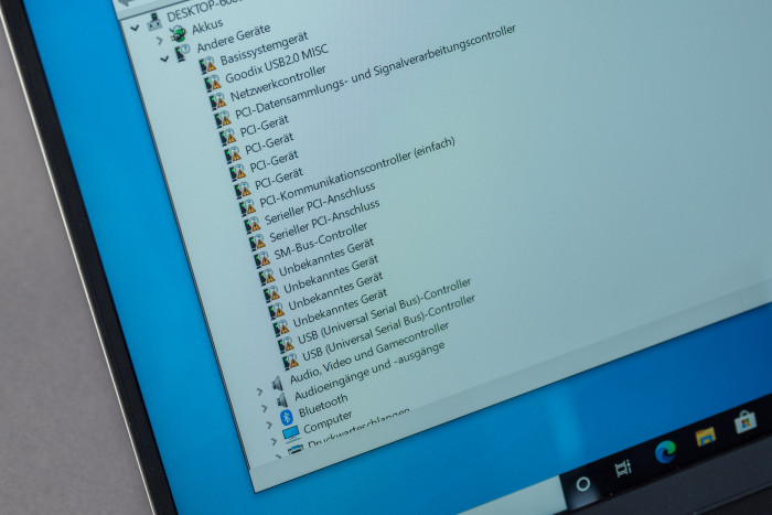 Nach der Windows-Installation müssen Treiber geladen werden. (Bild: Martin Wolf/Golem.de)