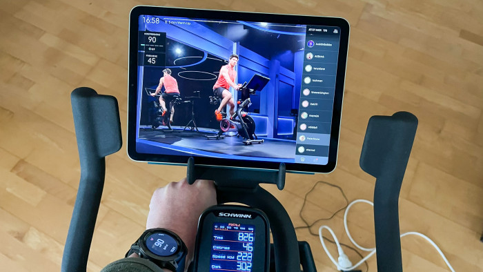 Um mit Peloton zu trainieren, ist weder das teure Bike noch das teure Abo n&ouml;tig. (Bild: P. Steinlechner/Golem.de)