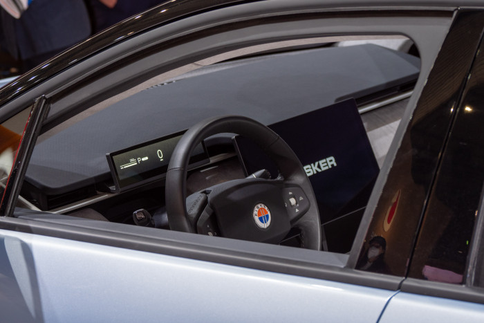 Auffällig ist der große Bildschirm im Innenraum. (Bild: Martin Wolf/Golem.de)