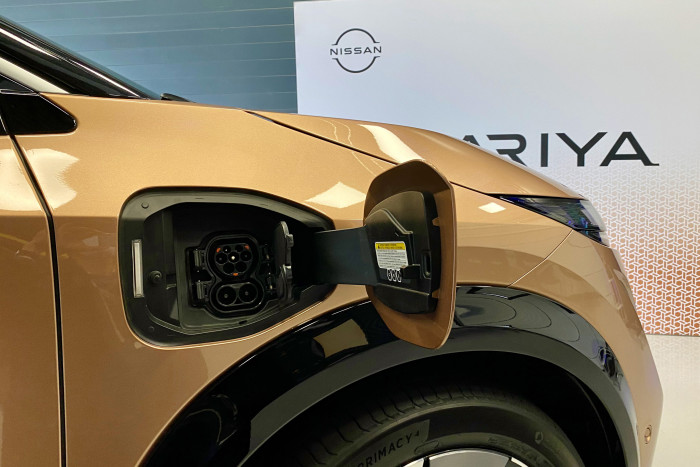 Inzwischen nutzt Nissan auch den CCS-Standard f&uuml;r das Gleichstrom-Schnellladen. (Foto: Dirk Kunde)