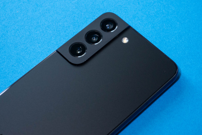 Das Kameramodul des Galaxy S22 (Bild: Tobias K&ouml;ltzsch/Golem.de)