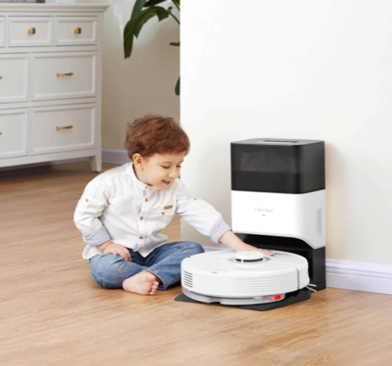 Roborock Q7 Max+ mit Absaugstation (Bild: Roborock)