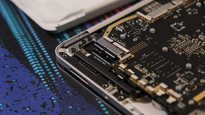 Der Surface-Dock-Port l&auml;sst sich austauschen(Bild: Oliver Nickel/Golem.de)